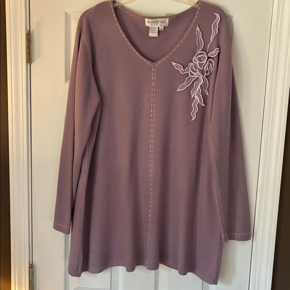 Elegant Lavender Embroidered Tunic 2X